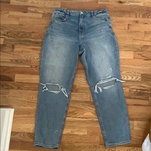 American Eagle Stretch Curvy Mom Jean